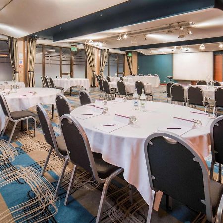 Mercure London Heathrow Airport Hillingdon Esterno foto