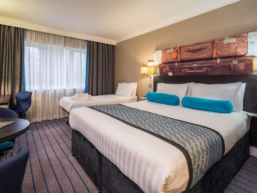Mercure London Heathrow Airport Hillingdon Esterno foto