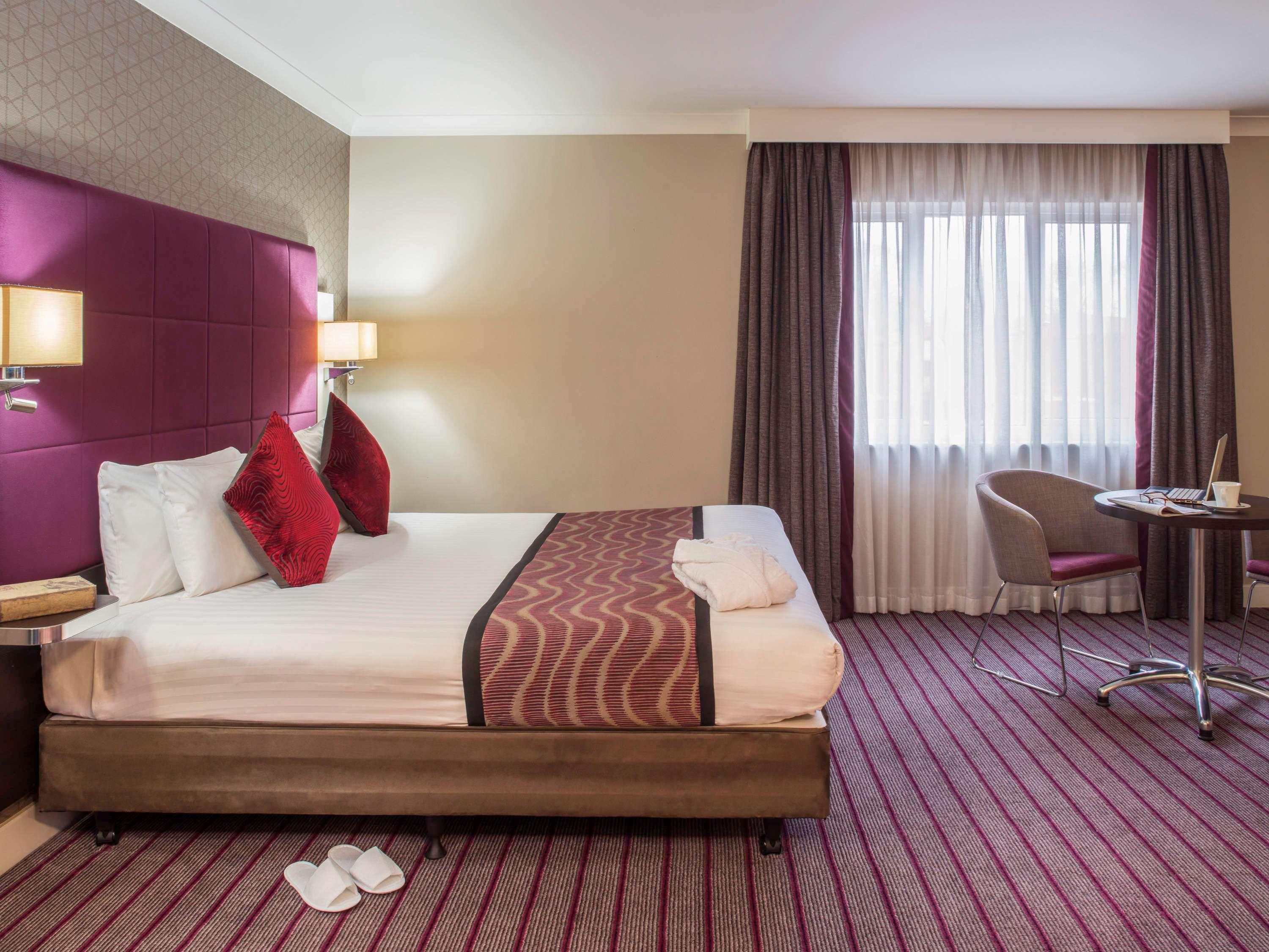 Mercure London Heathrow Airport Hillingdon Esterno foto