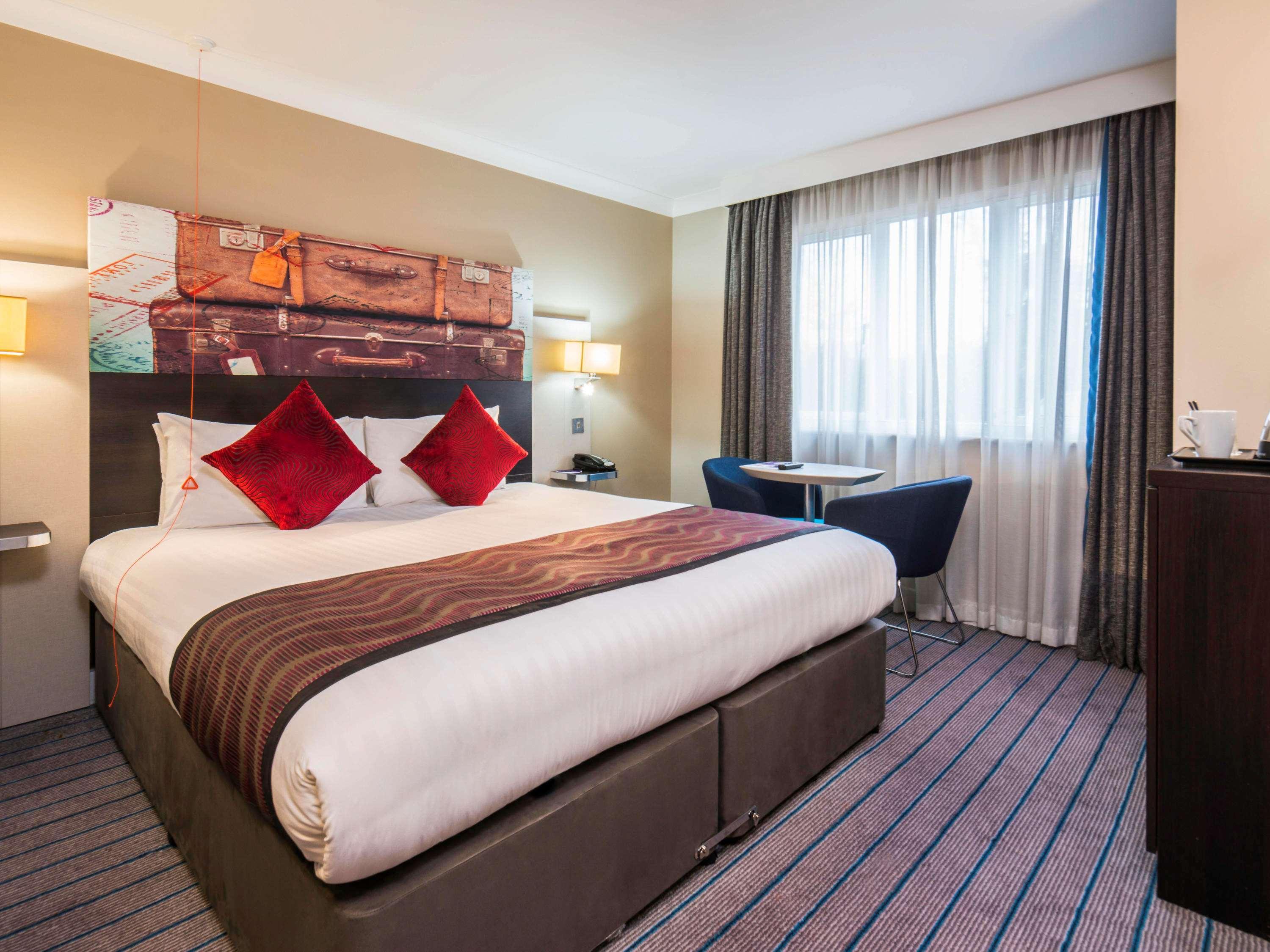 Mercure London Heathrow Airport Hillingdon Esterno foto