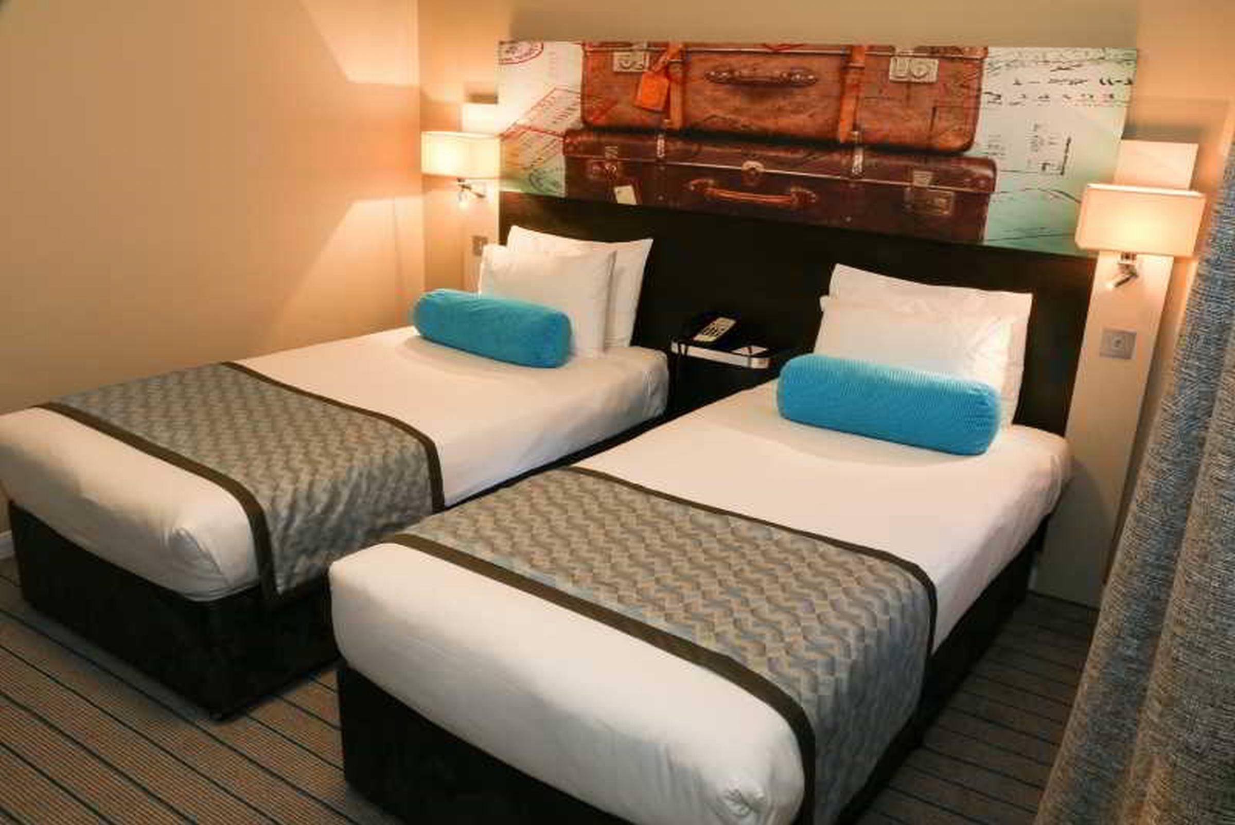 Mercure London Heathrow Airport Hillingdon Esterno foto
