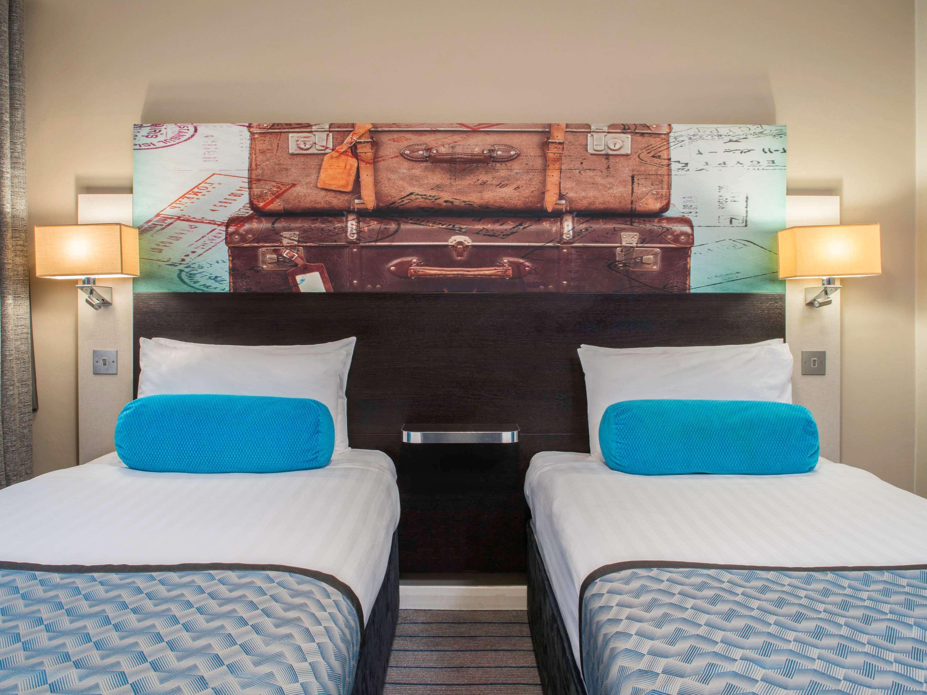 Mercure London Heathrow Airport Hillingdon Esterno foto