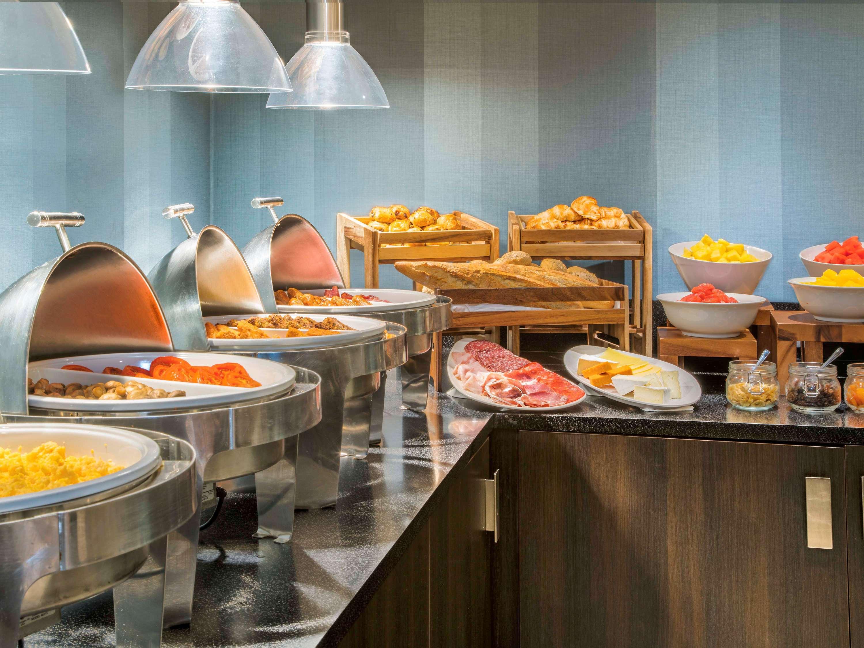 Mercure London Heathrow Airport Hillingdon Esterno foto