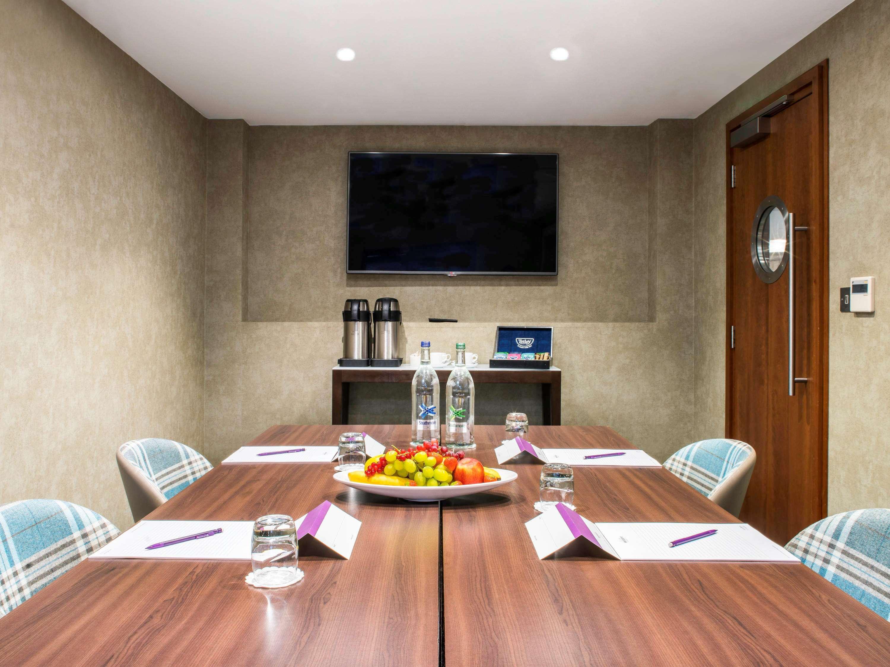 Mercure London Heathrow Airport Hillingdon Esterno foto