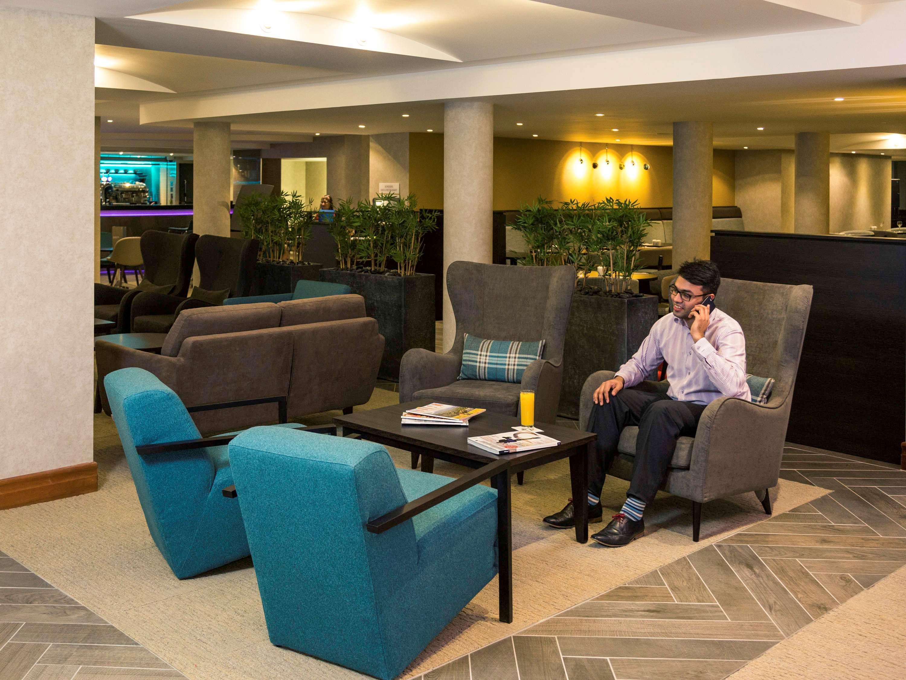 Mercure London Heathrow Airport Hillingdon Esterno foto