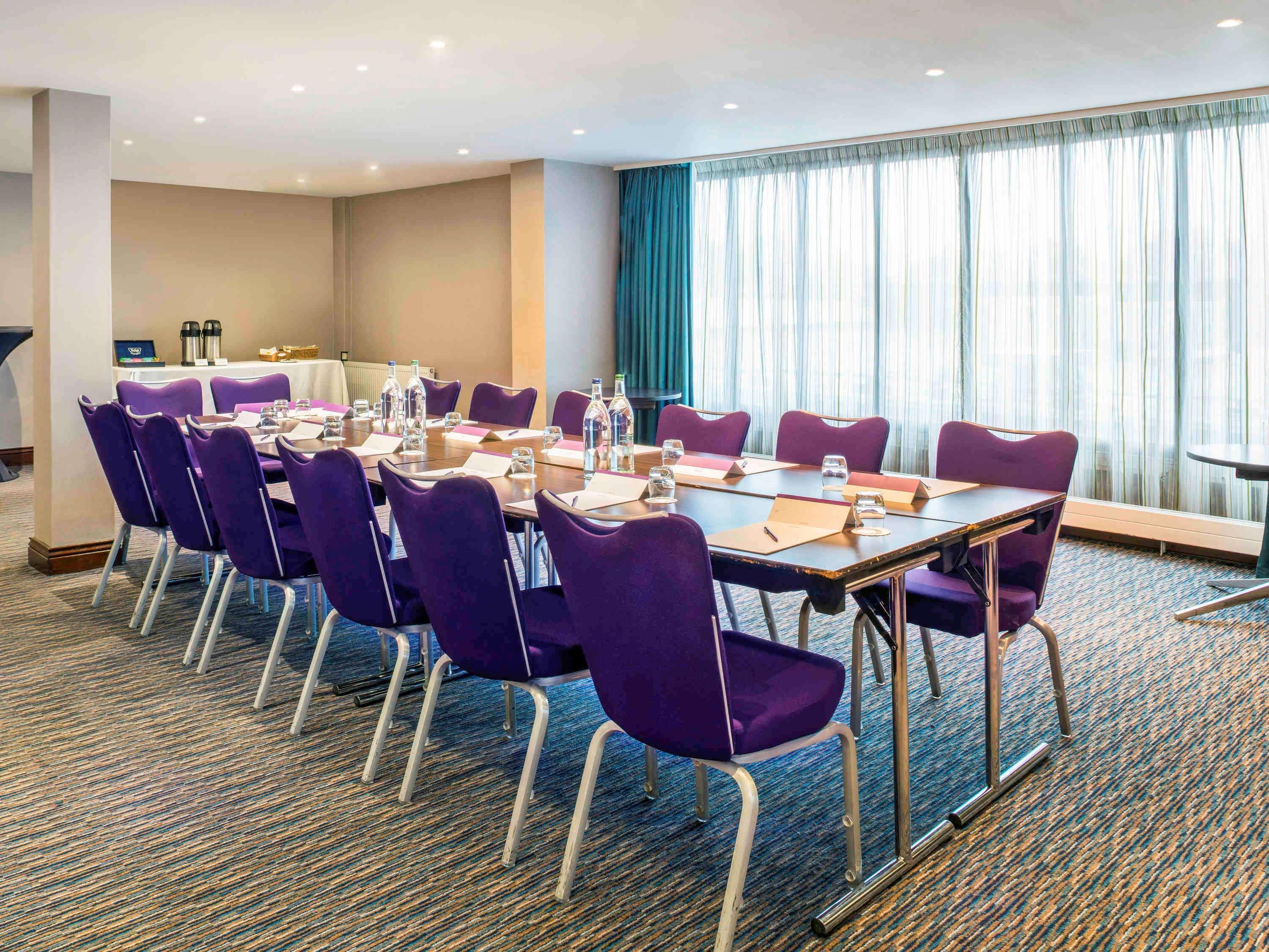 Mercure London Heathrow Airport Hillingdon Esterno foto