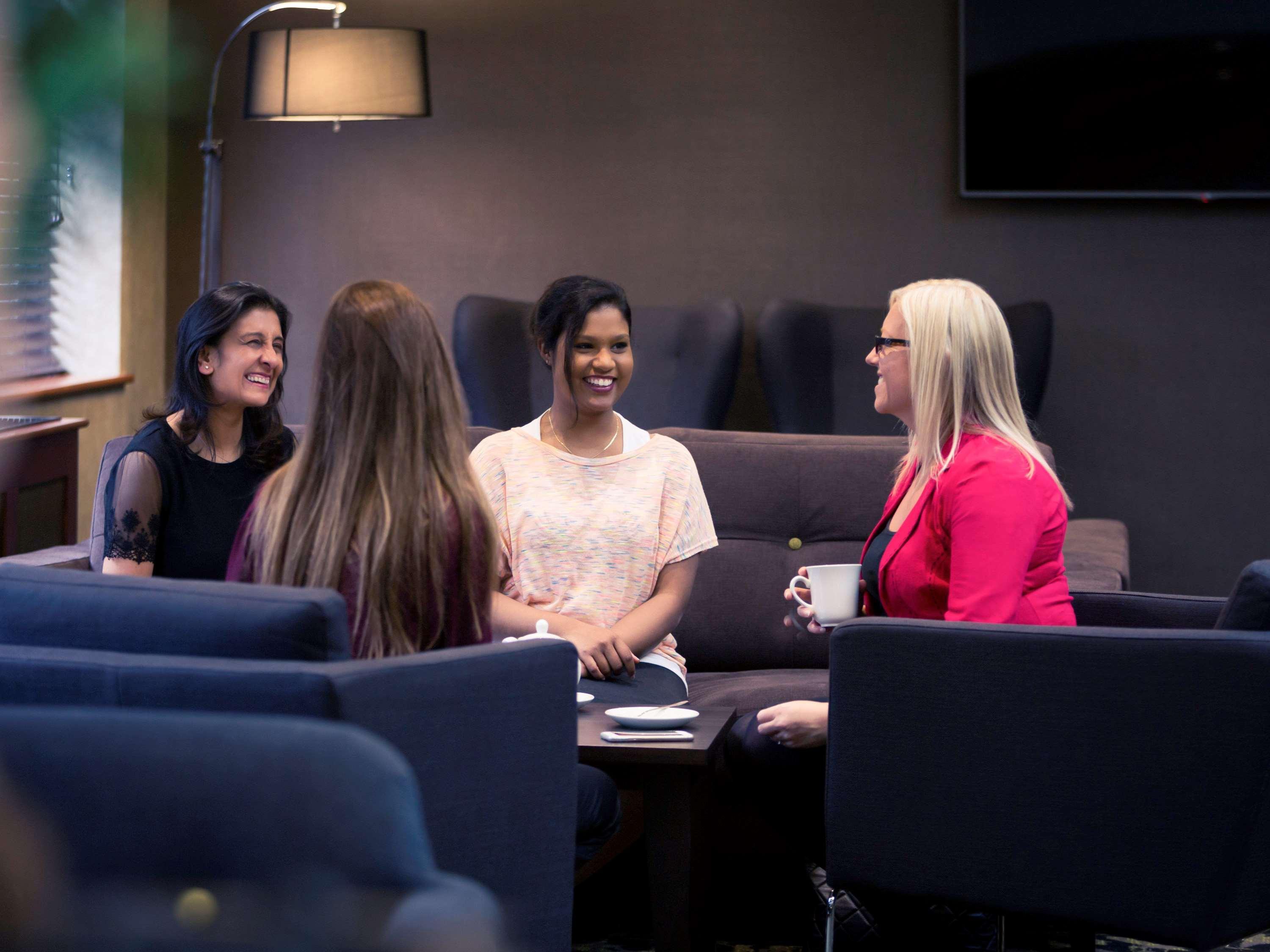 Mercure London Heathrow Airport Hillingdon Esterno foto
