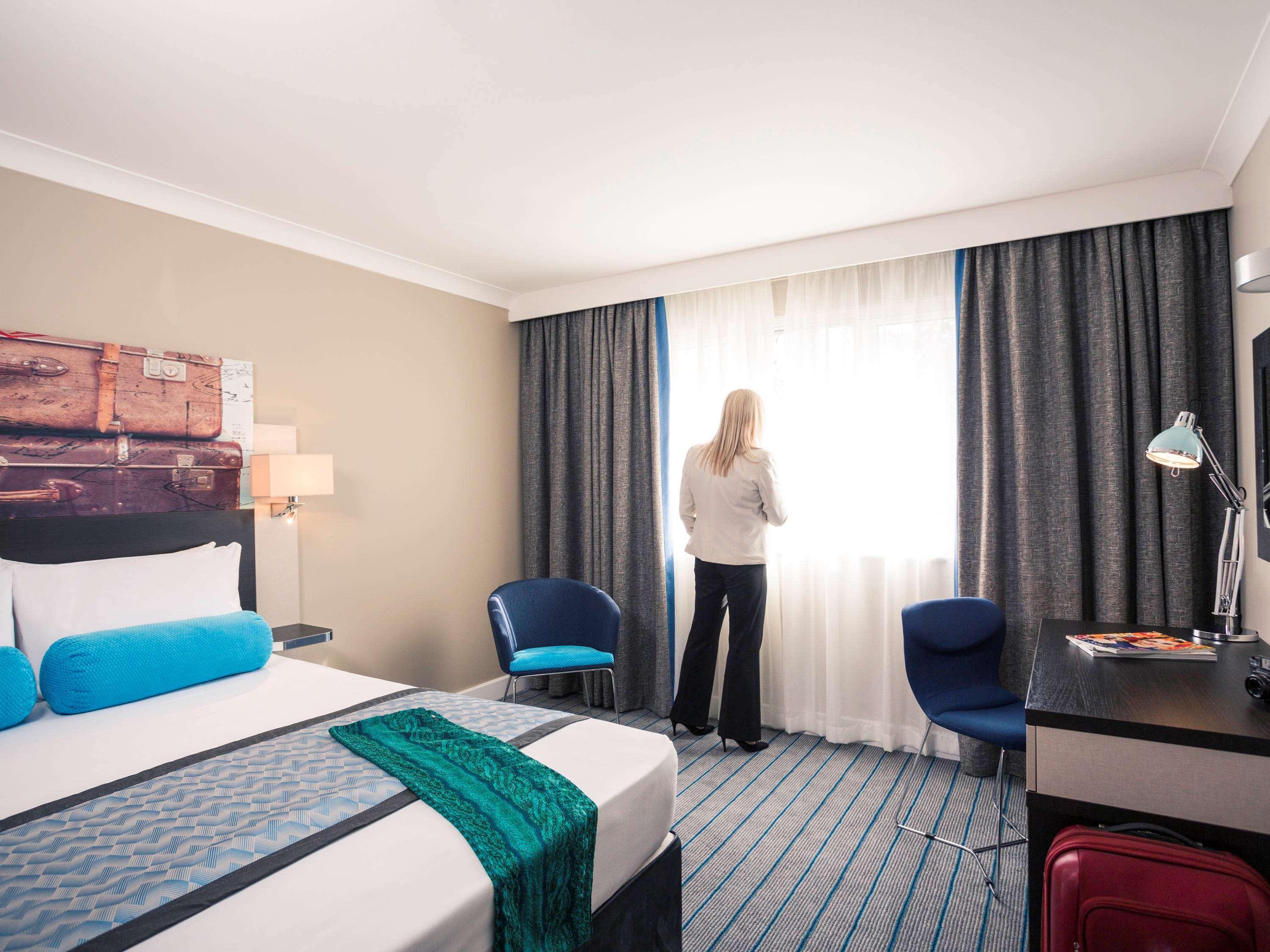 Mercure London Heathrow Airport Hillingdon Esterno foto