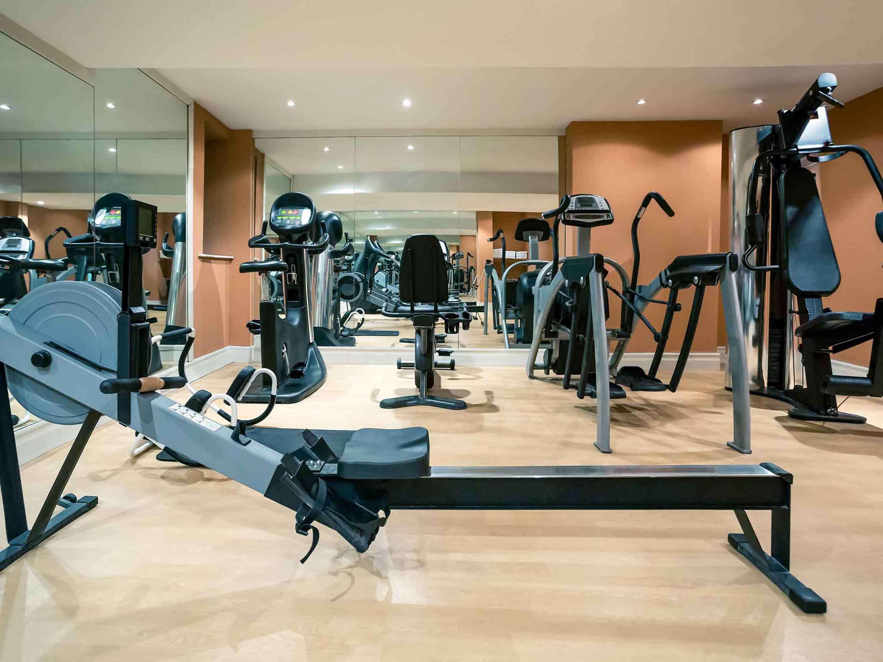 Mercure London Heathrow Airport Hillingdon Esterno foto
