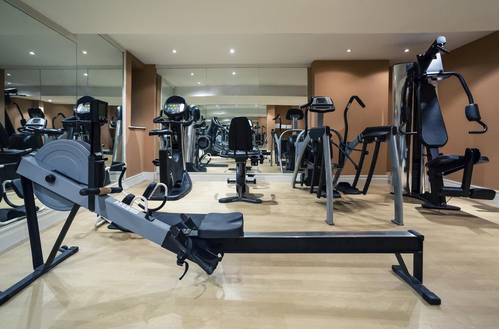 Mercure London Heathrow Airport Hillingdon Esterno foto