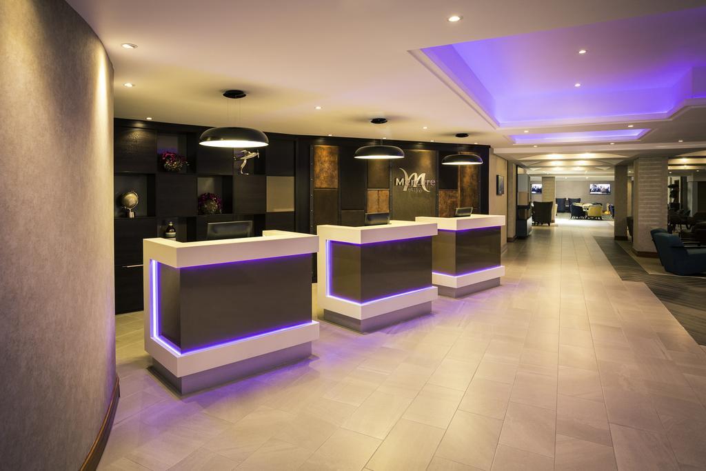 Mercure London Heathrow Airport Hillingdon Esterno foto